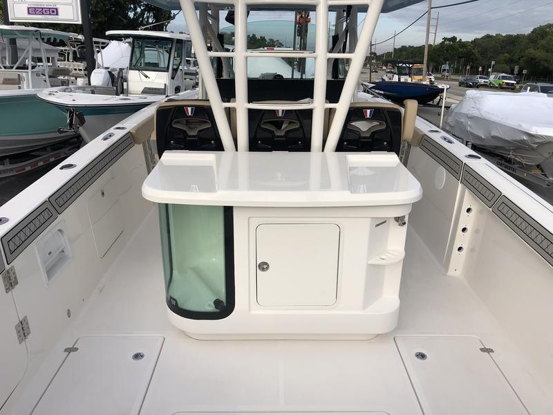 2019 Wellcraft 352 Fisherman