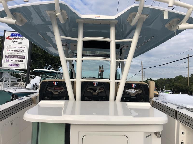 2019 Wellcraft 352 Fisherman