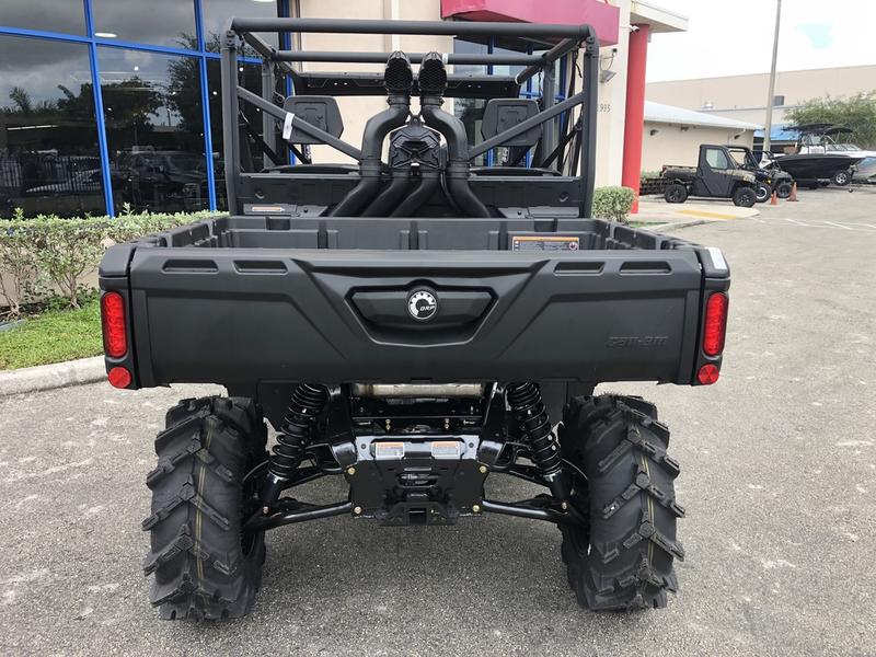 2021 Can-Am® Defender MAX X mr HD10