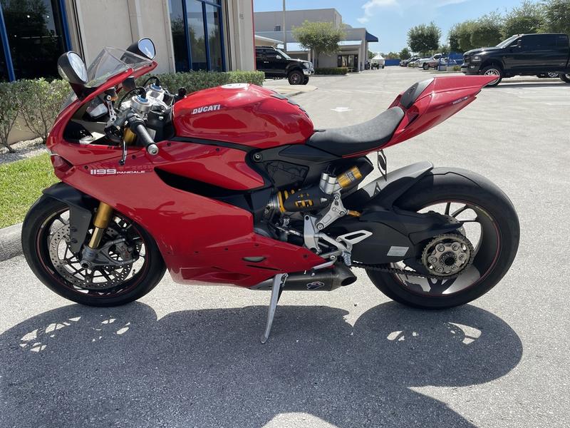 2014 Ducati Superbike 1199 Panigale S