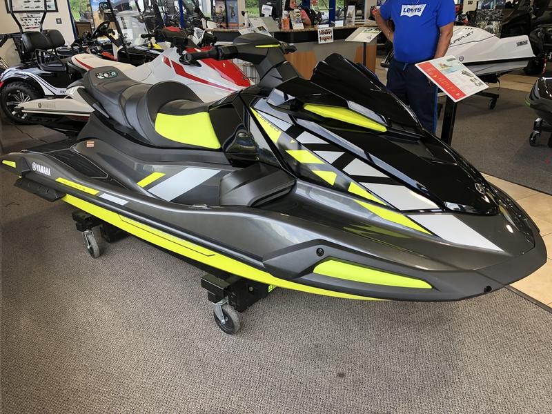 2022 Yamaha Waverunners VX® Limited HO