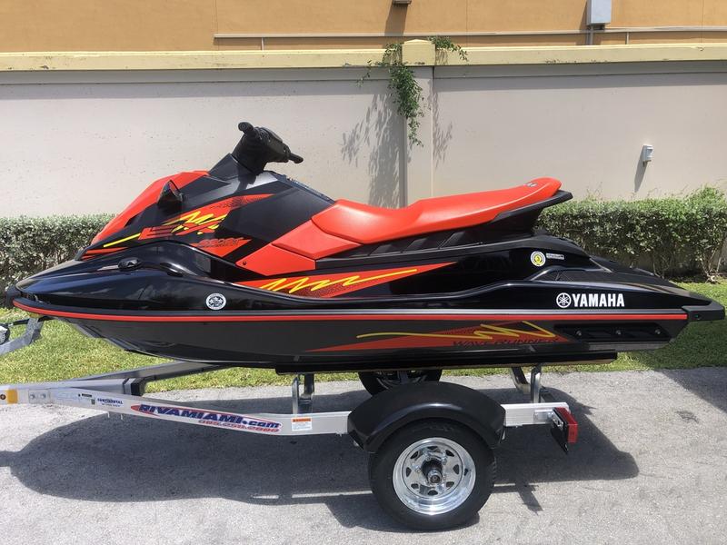 2022 Yamaha Waverunners EX® Sport