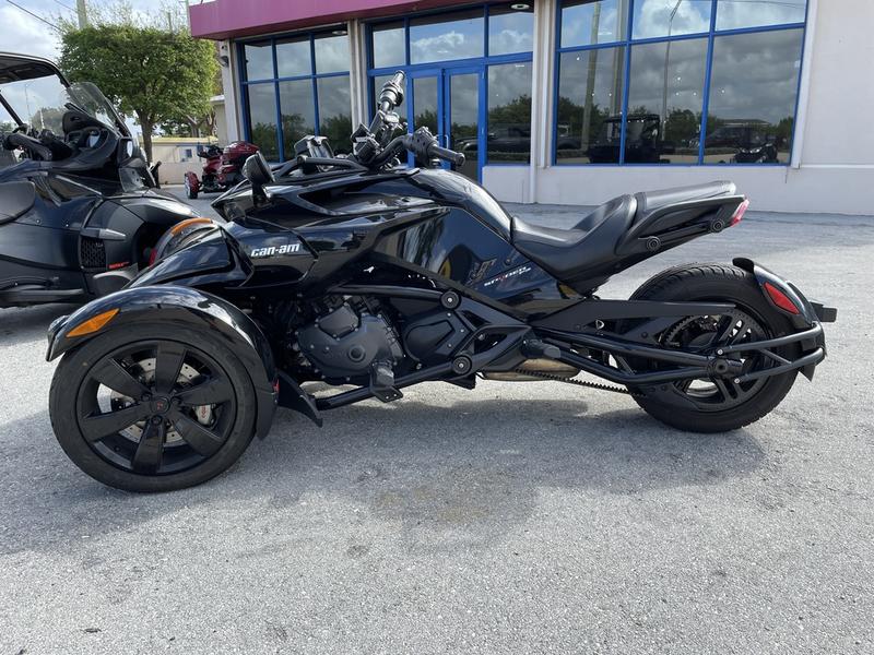 2018 Can-Am® Spyder® F3