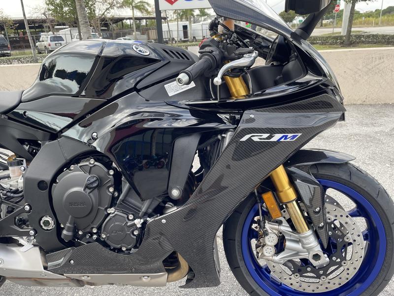 2021 Yamaha YZF-R1M