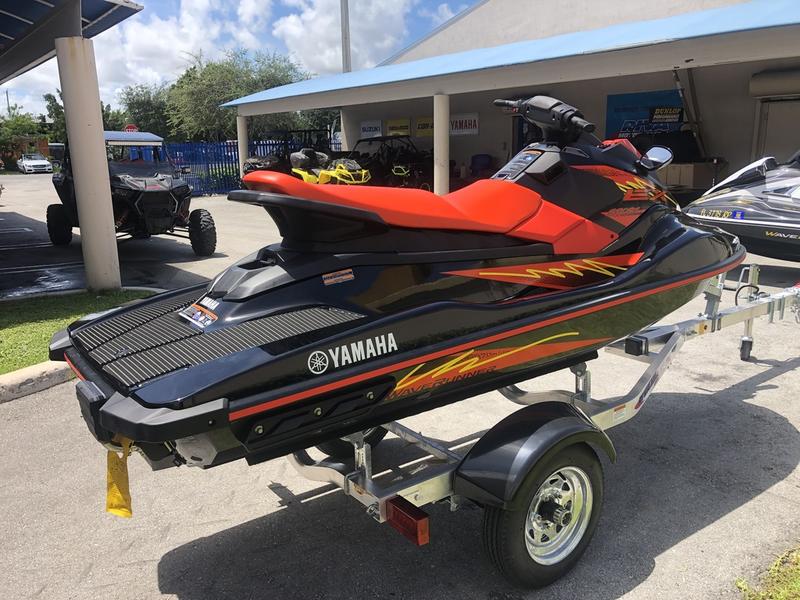 2022 Yamaha Waverunners EX® Sport