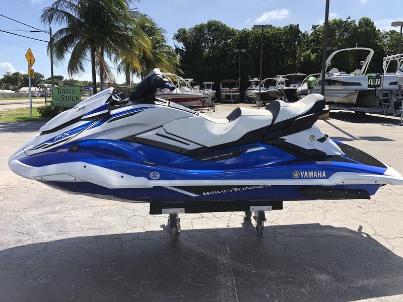 2022 Yamaha Waverunners FX Cruiser® HO