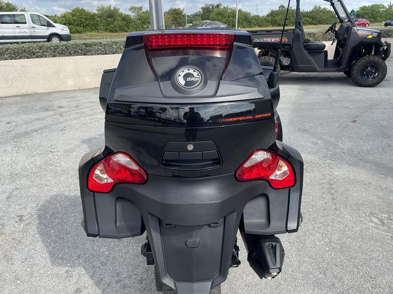 2016 Can-Am® Spyder® RT-S Special Series 6-Speed Semi-Automatic (SE6)