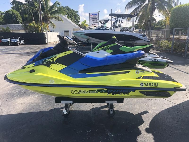 2022 Yamaha Waverunners EX® Deluxe