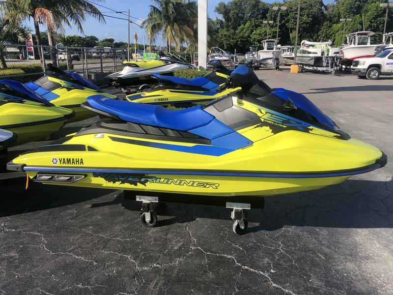 2022 Yamaha Waverunners EX® Deluxe