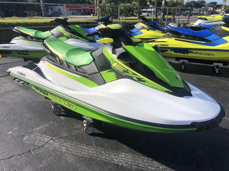 2022 Yamaha Waverunners EX® Deluxe