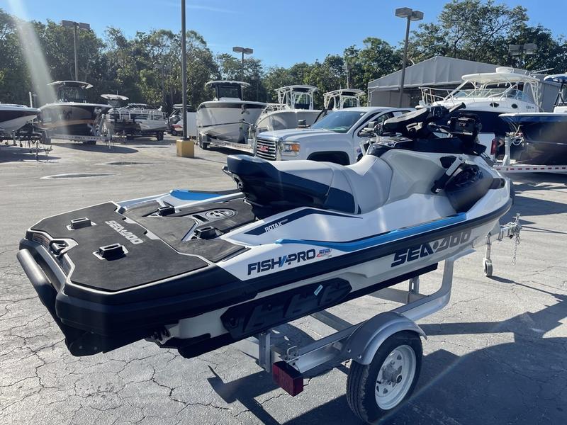 2022 Sea-Doo Fish Pro™ iDF & Sound System