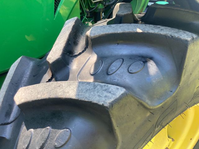 2015 John Deere 5100M Tractor C/W H260 Loader