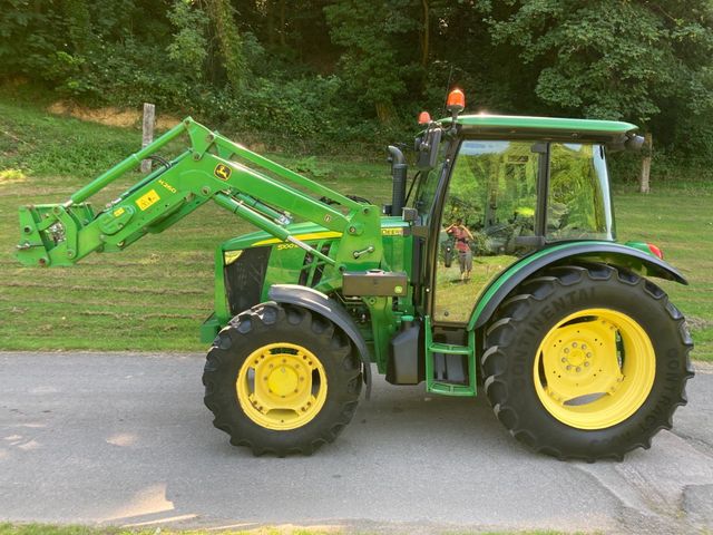 2015 John Deere 5100M Tractor C/W H260 Loader