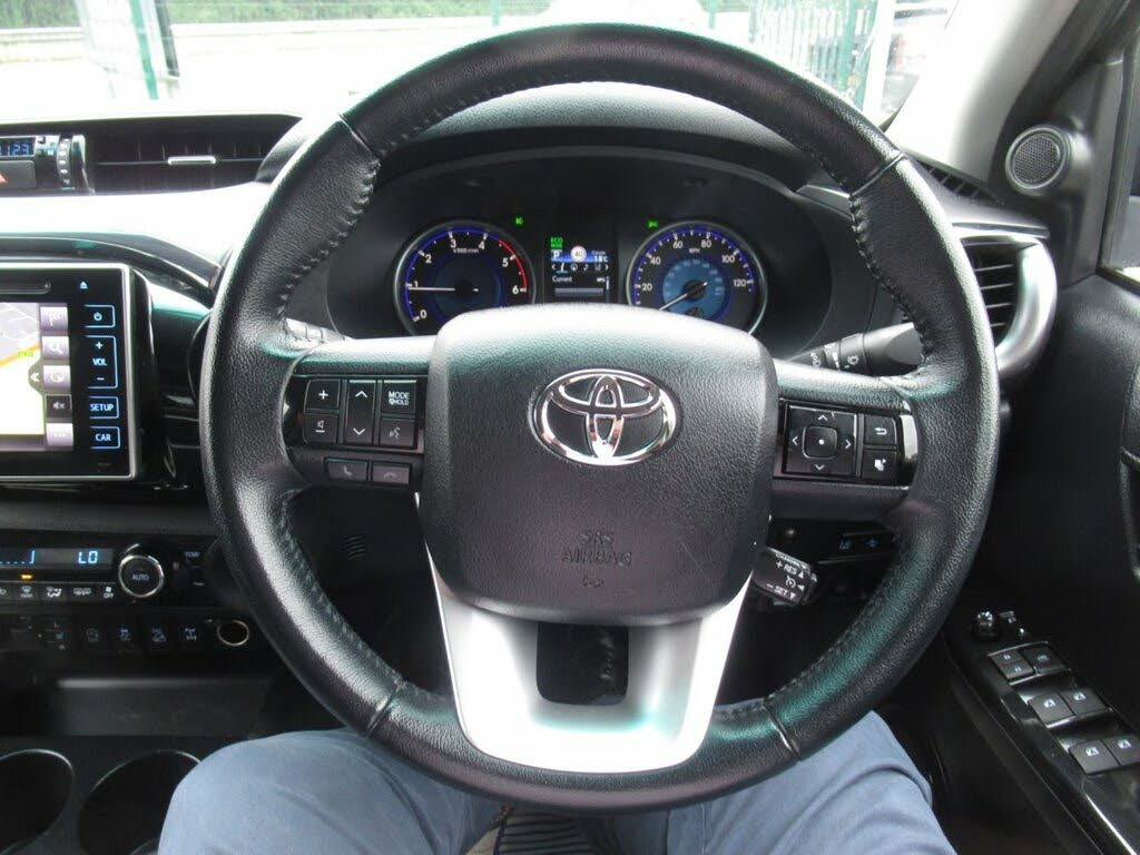 2018 Toyota Hi-Lux 2.4D Invincible X (s/s) auto