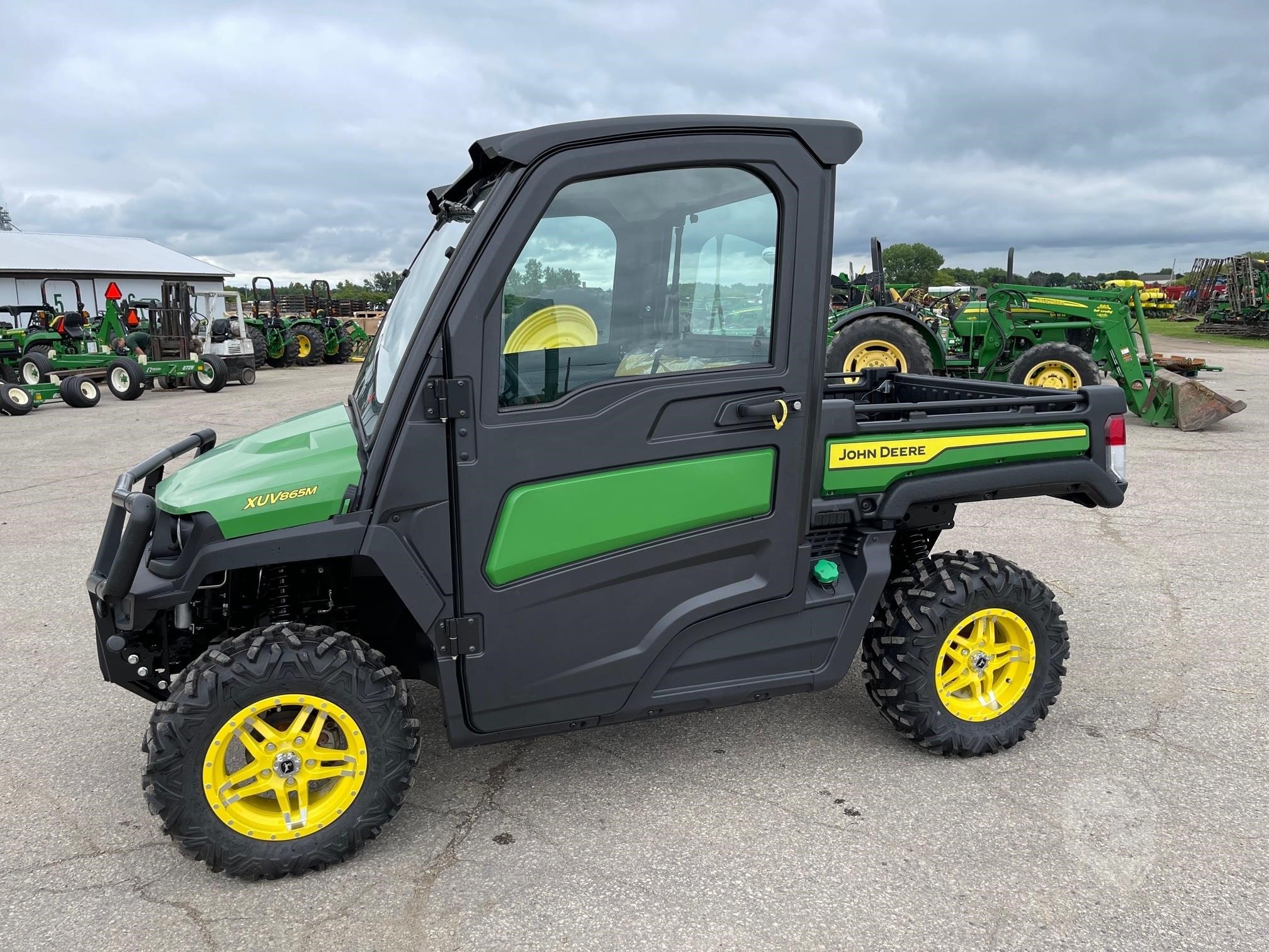 2021 JOHN DEERE GATOR XUV 865M