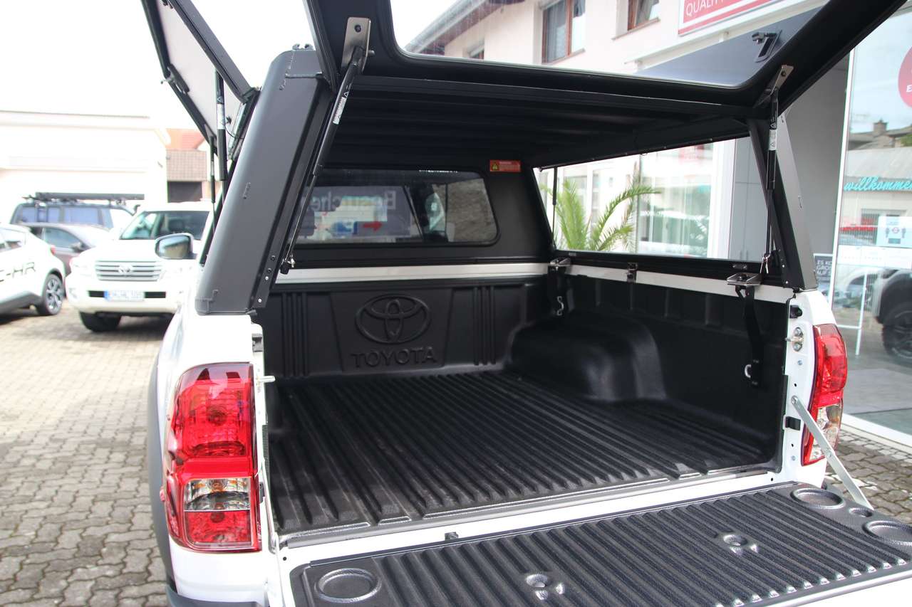 Toyota Hilux Double Cab Comfort 4×4 204 PS OFFROAD CONVERSION