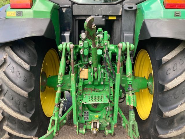 2007 John Deere 6520 Tractor