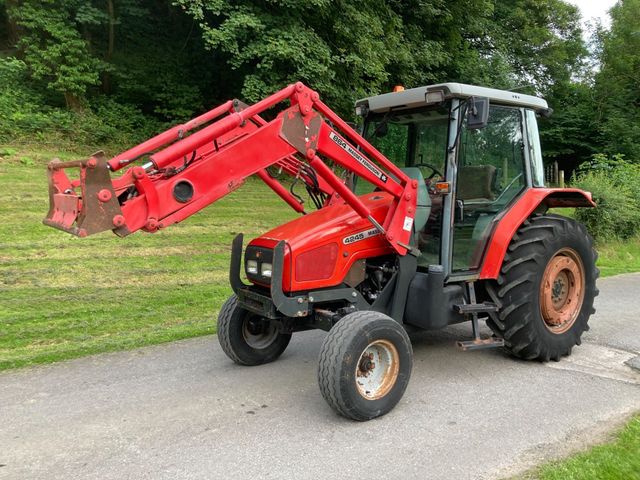 1999 Massey Ferguson 4245 Tractor c/w MF 864 Loader