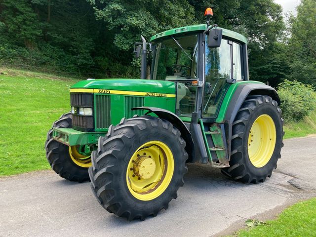 2007 John Deere 6520 Tractor