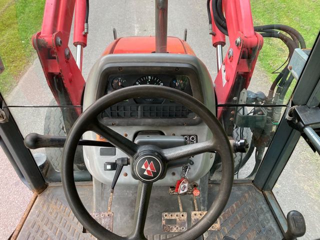 1999 Massey Ferguson 4245 Tractor c/w MF 864 Loader