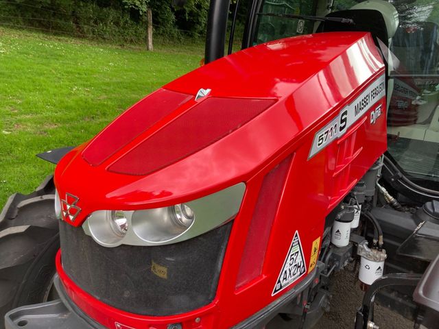 2019 Massey Ferguson 5711S Tractor