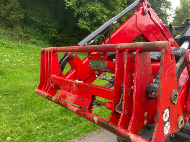 2017 Massey Ferguson 5713 SL Tractor c/w 956 Loader