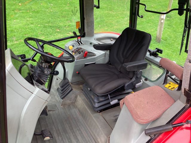 1995 Massey Ferguson 6180 Dynashift Tractor