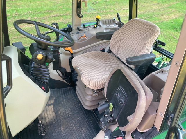 2015 John Deere 5100M Tractor C/W H260 Loader