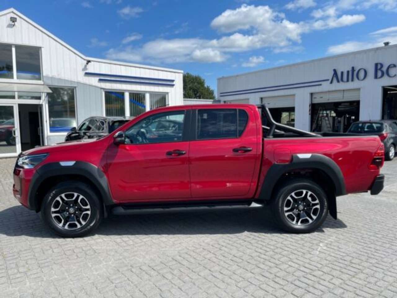 Toyota Hilux 2.8d Automatik Double Cab Invincible Navi