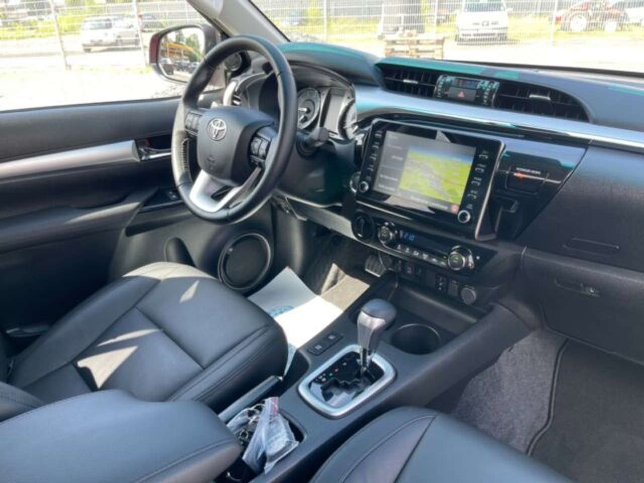 Toyota Hilux 2.8d Automatik Double Cab Invincible Navi