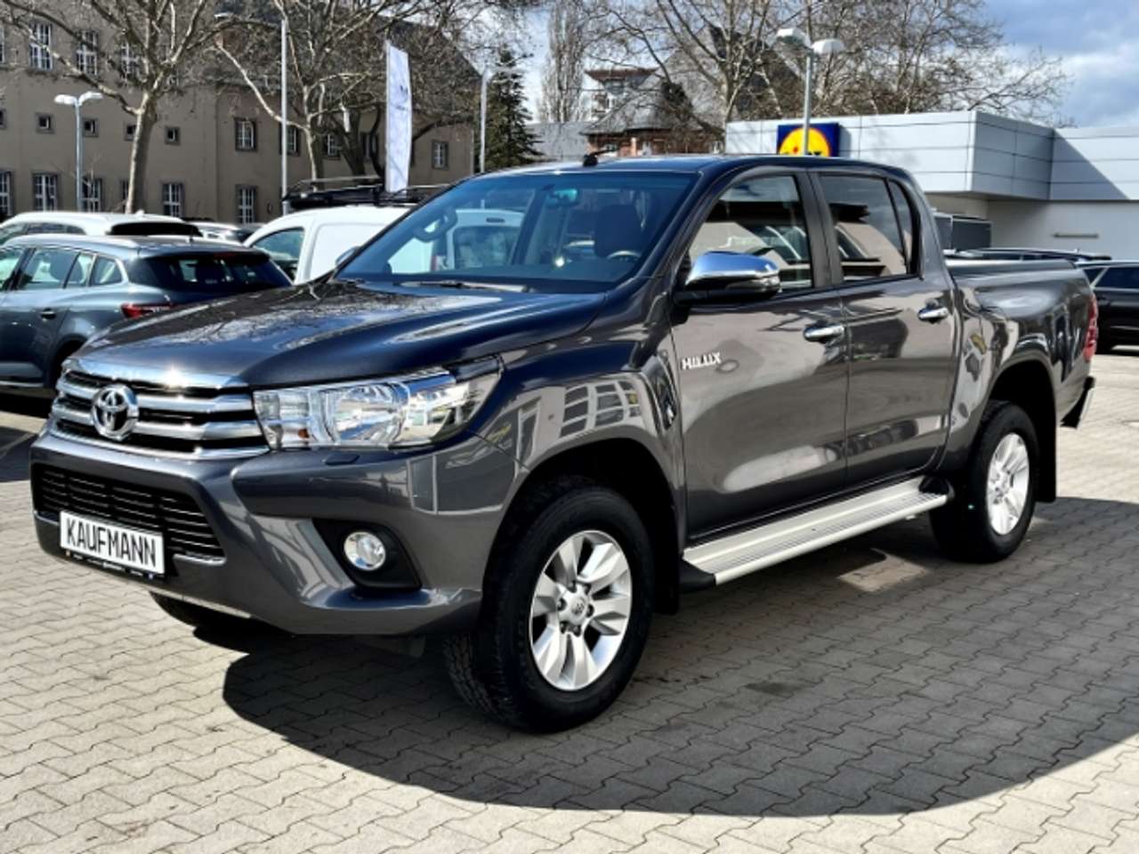 Toyota Hilux Double Cab 4×4 2.4 D-4D LED Navi Keyless e-Sitze R