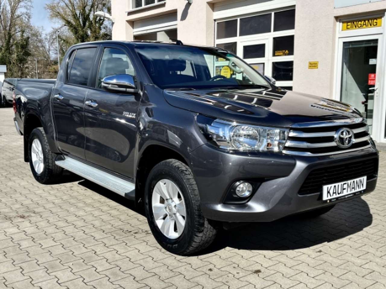 Toyota Hilux Double Cab 4×4 2.4 D-4D LED Navi Keyless e-Sitze R