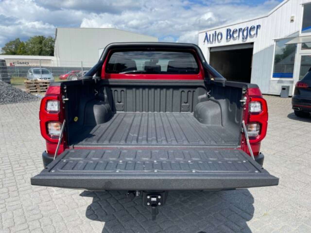 Toyota Hilux 2.8d Automatik Double Cab Invincible Navi