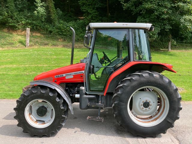 2000 Massey Ferguson 4245 Tractor