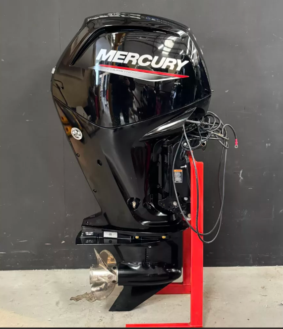 Mercury 115 HP EFI Command Thrust ’22 outboard engine