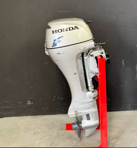 Honda BF10 LRU outboard engine