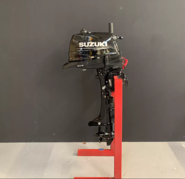 Suzuki 5 HP outboard engine