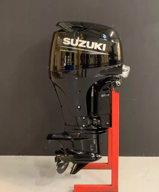 Suzuki 100 HP EFI outboard engine