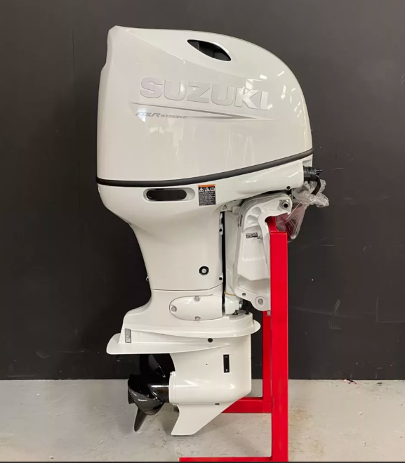 Suzuki DF140BTL outboard engine