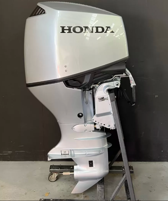 Honda BF150XRU outboard engine