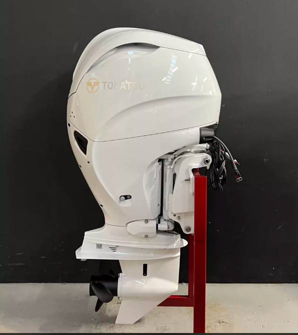 Tohatsu 140 PK EFI outboard engine