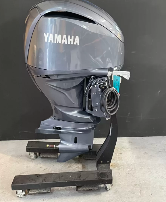 Yamaha 300 PK EFI outboard engine