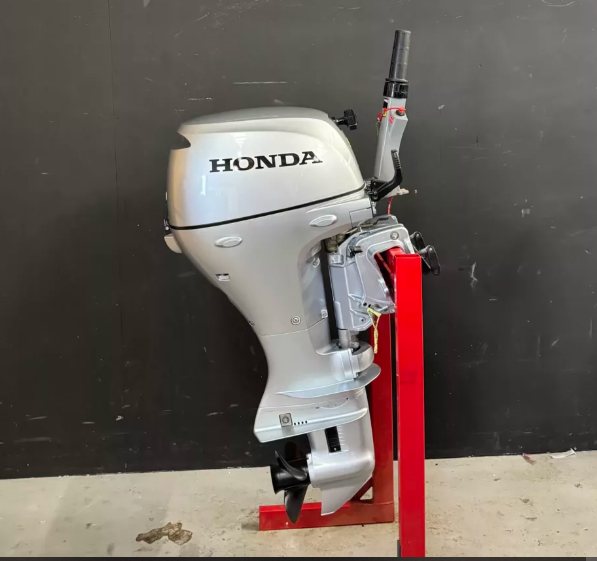 Honda 15 HP outboard engine