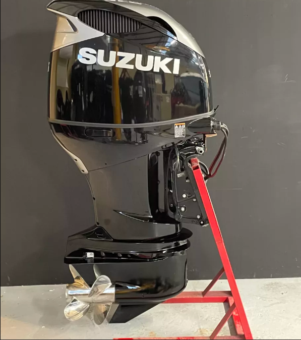 Suzuki 350 PK EFI outboard engine