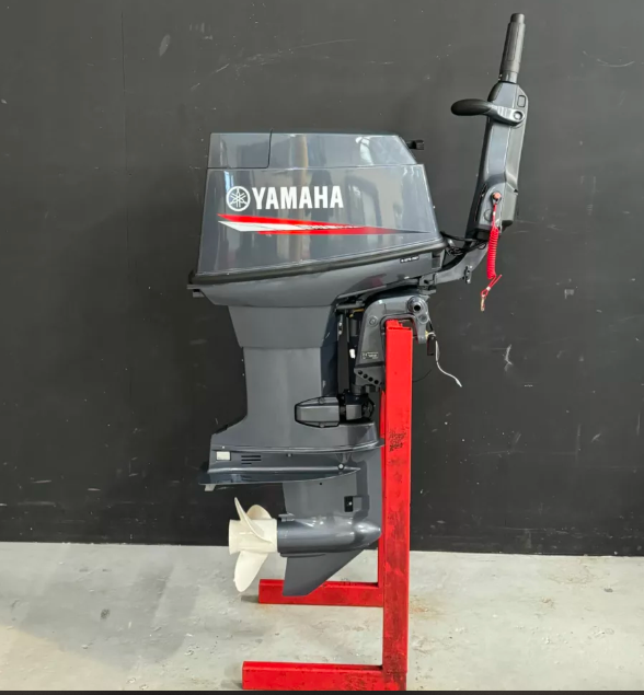 Yamaha 40VMHO outboard engine