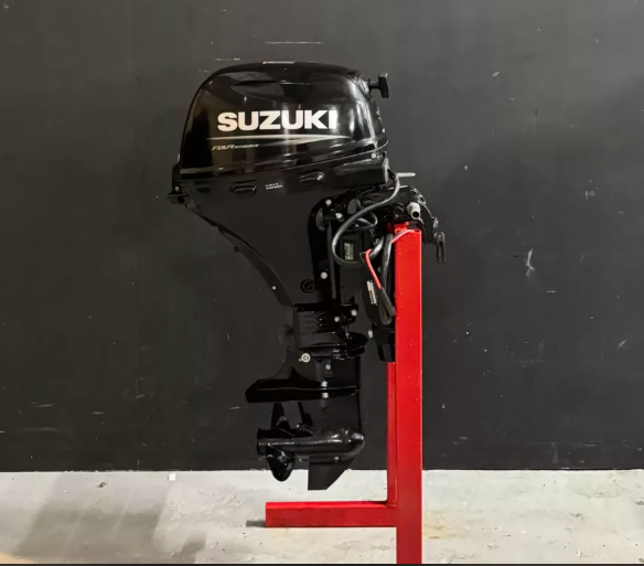 Suzuki DF20 ATS outboard engine